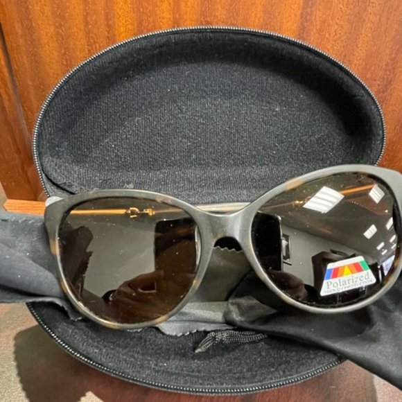 NWT Le Chic Polarized sunglass Tortoise/Brown - Picture 4 of 7